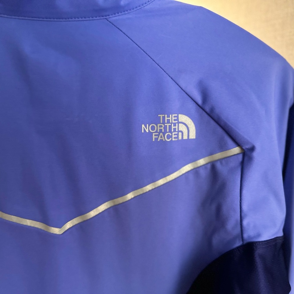The North Face Flash Dry Windstopper